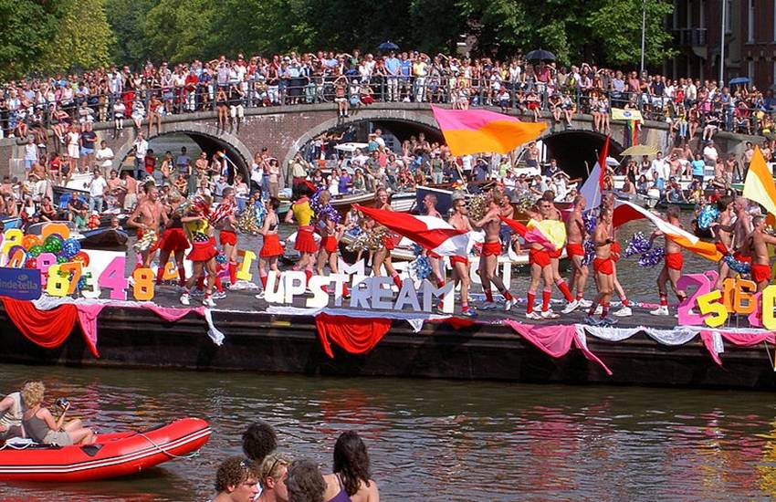 Gay Pride d'Amsterdam : des chars juif et marocain dans la parade