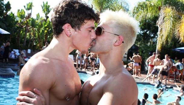 Gay gathering in Disneyland Anaheim, California, this weekend for Gay Days 2011!