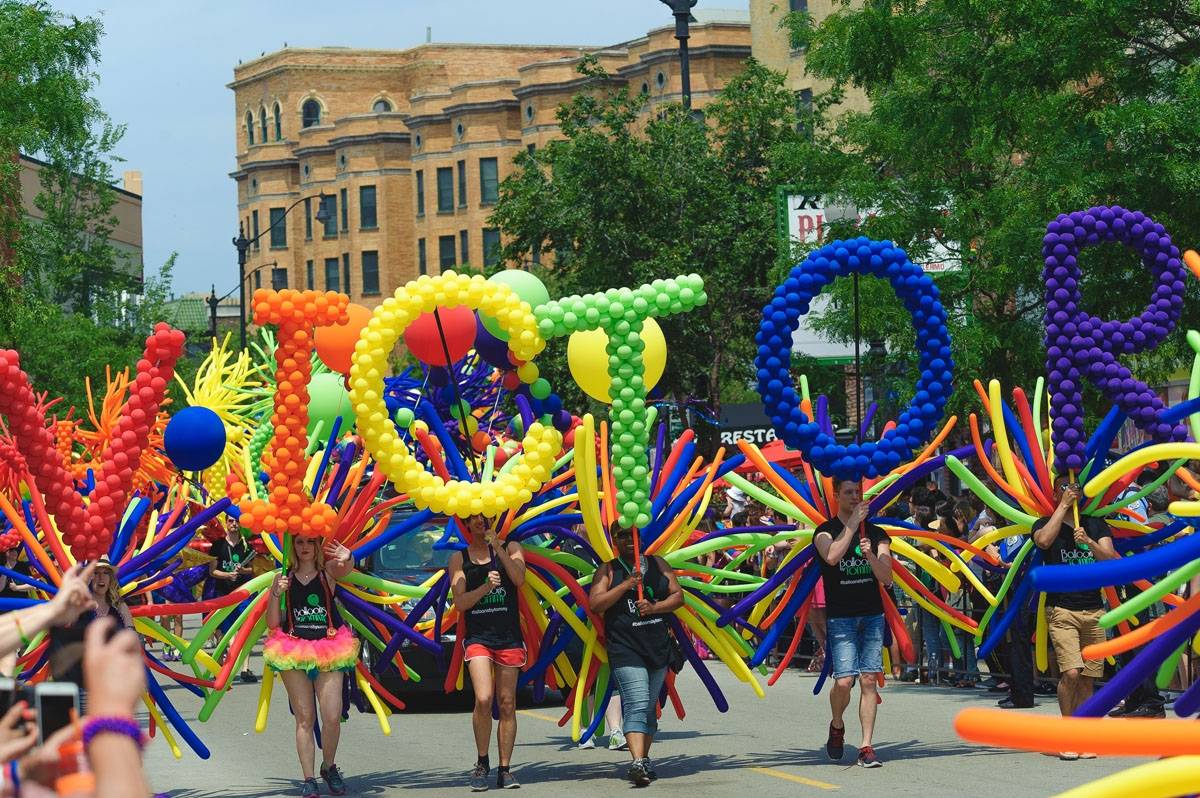 gay pride parade chicago 2021