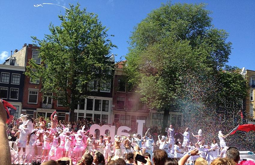 Amsterdam Gay pride : don't miss the Canal Parade