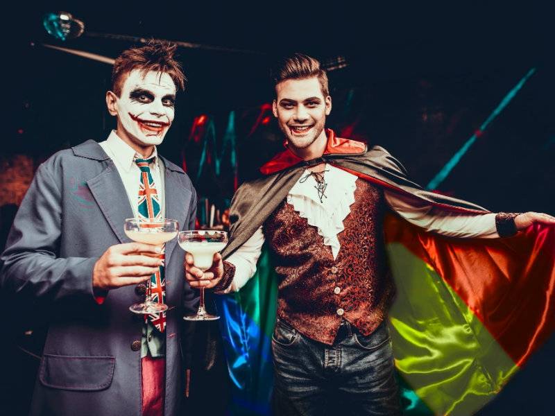 7 modi mortalmente peccaminosi di trascorrere un Halloween gay negli Stati Uniti