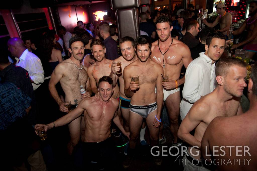 Q Bar San Francisco - Gay Bars Guide │ misterb&b.