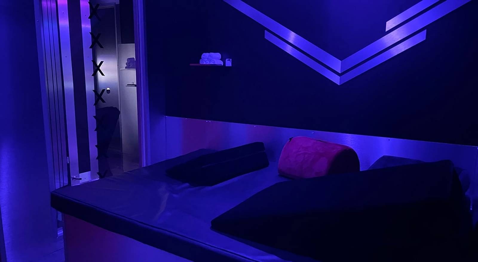 Club Deluxe Gothenburg Gay Guide│misterb&b