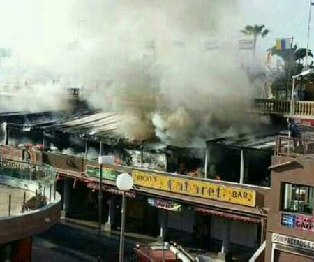 Il centro Yumbo di Playa del Ingles è stato colpito da un incendio