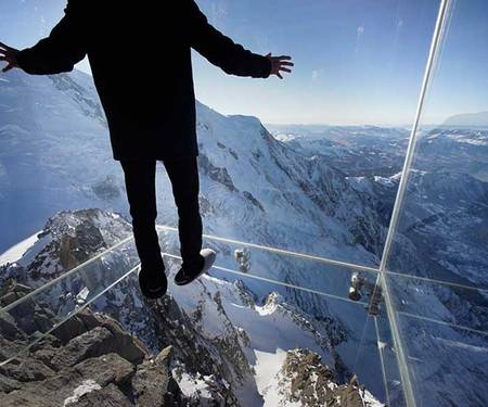 Pour se faire peur : 10 attractions suspendues dans le vide