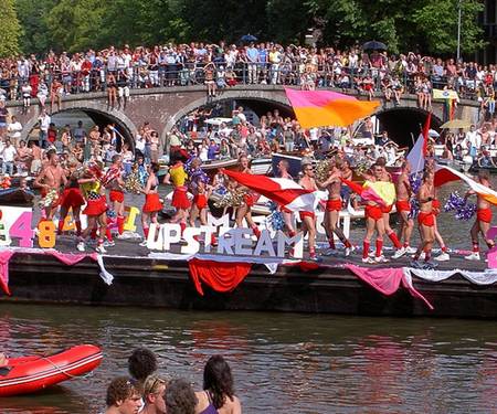 Amsterdam Gay Pride: Jüdische und marokkanische Wagen nehmen an der Parade teil